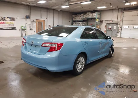 2013 Toyota Camry Le z USA, uszkodzony, nr VIN 4T1BF1FK0DU690686